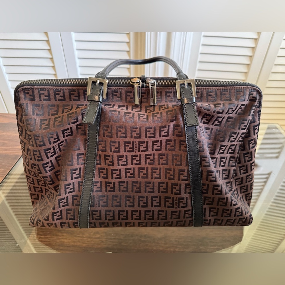 Fendi Borsa Grande Shoulder Bag